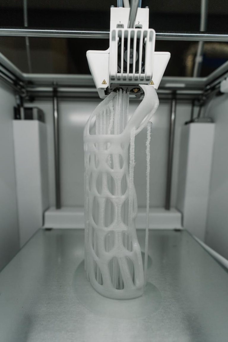 Uniwersalne drukarki 3D dla przemysłu